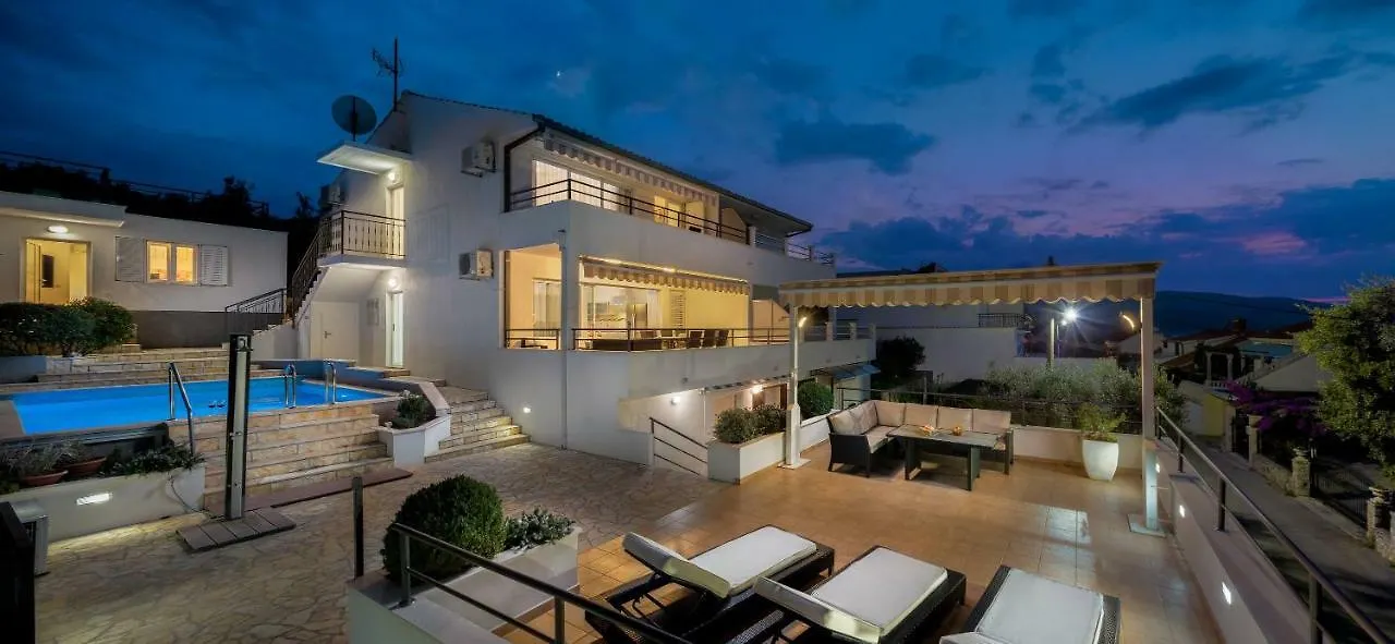 Villa Silvio Seget Vranjica Holiday home